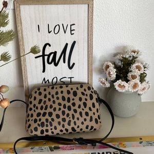 Universal Thread hand bag cheetah print